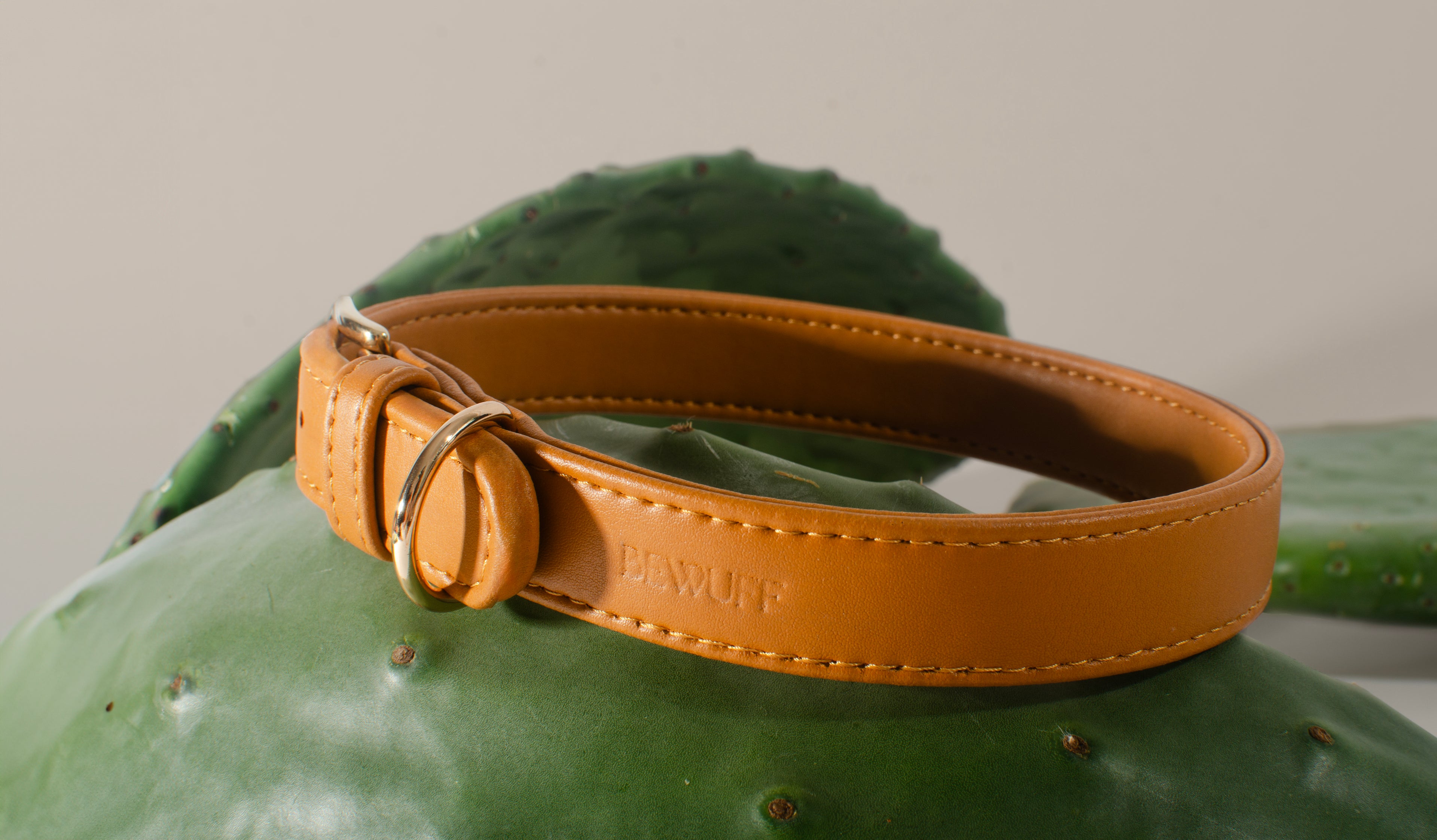 Camel Collar